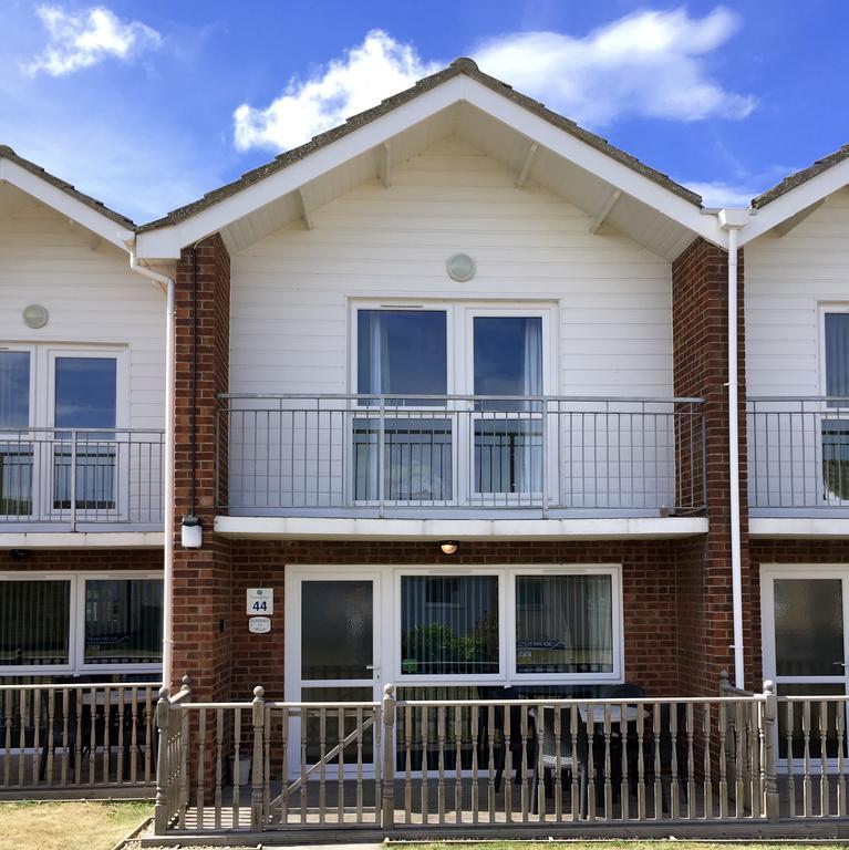 Corton Villas Lowestoft Exterior photo